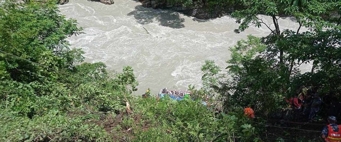 नदीमा डुबेर किशोरहरूको मृत्यु