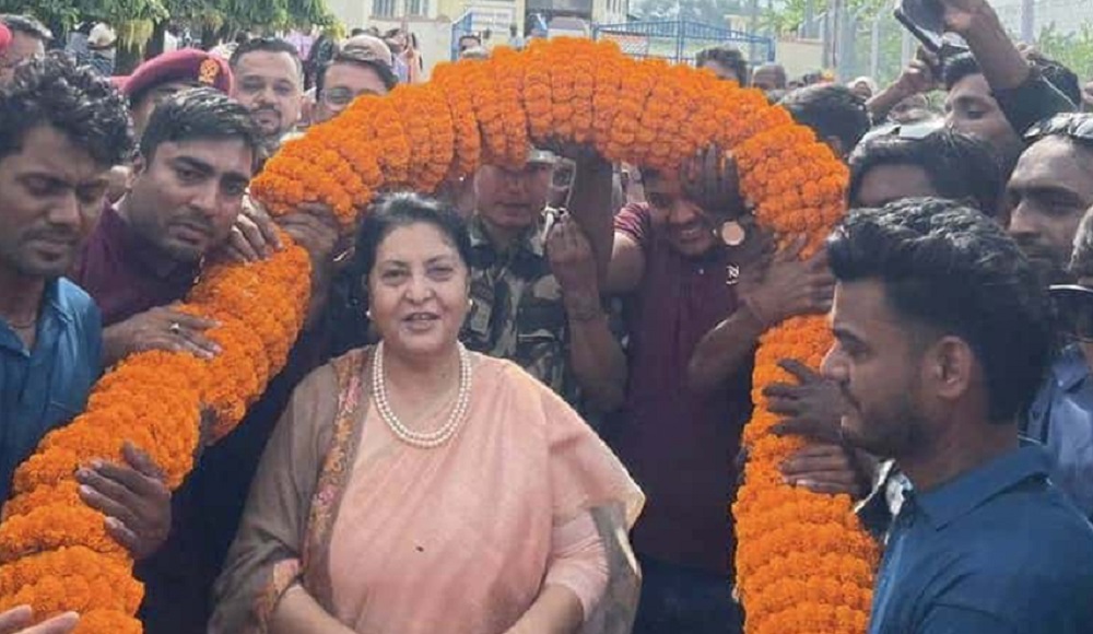 विद्या भण्डारी मधेशमा : एमाले कार्यकर्ताको भव्य स्वागत