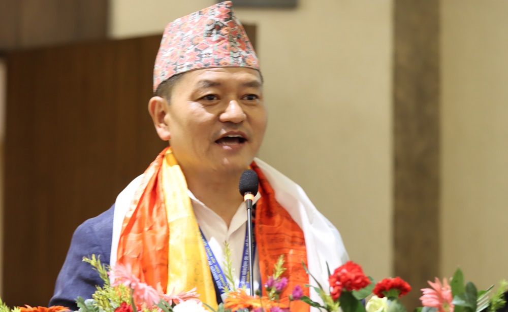 स्वच्छ हिमाल अभियान सञ्चालन गर्ने गुरुङको घोषणा