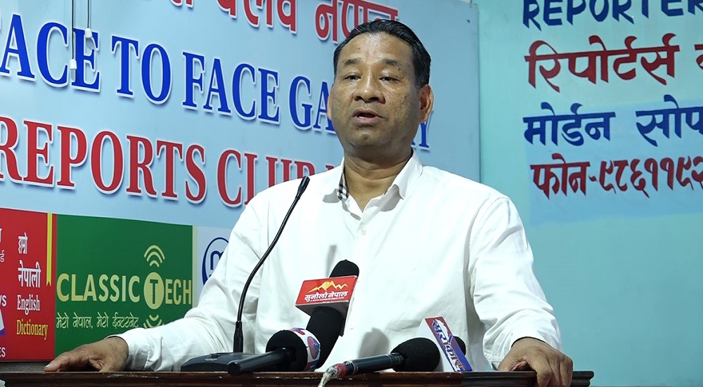 विद्या भण्डारी राजनीतिमा सक्रिय हुन कसैको अनुमित लिनु पर्दैनः कर्ण थापा