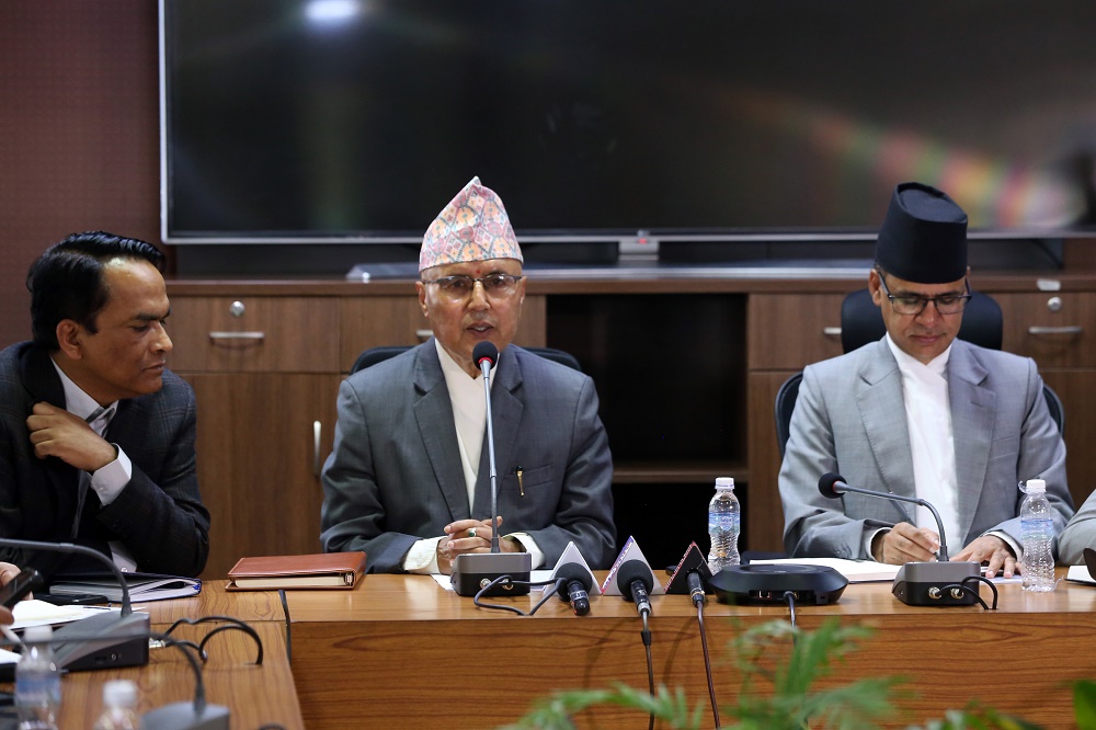 कर्मचारीलाई विगतमा गरेका गल्ती बिर्सेर काम गर्न अर्थमन्त्री खनालको आग्रह
