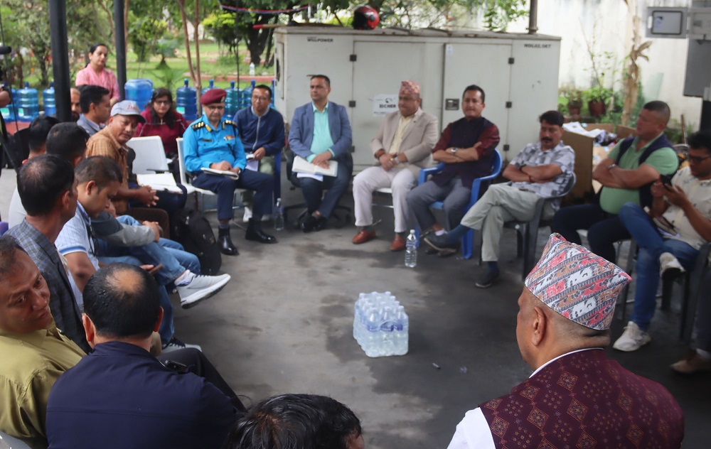 सडकको अवस्था हेरेर मात्रै अग्रिम टिकट बुकिङ खुला गरिने