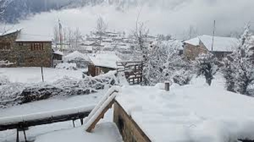 हिमपातका कारण पर्यटकीय क्षेत्र प्रभावित, यात्रा नगर्न टानको आग्रह