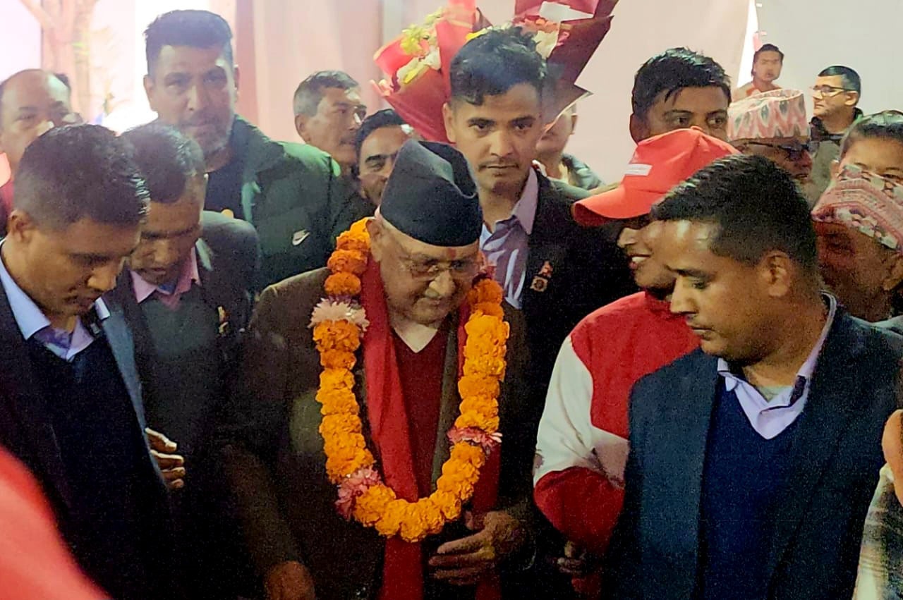 एमाले अध्यक्षमा ओली पुन : निर्वाचित