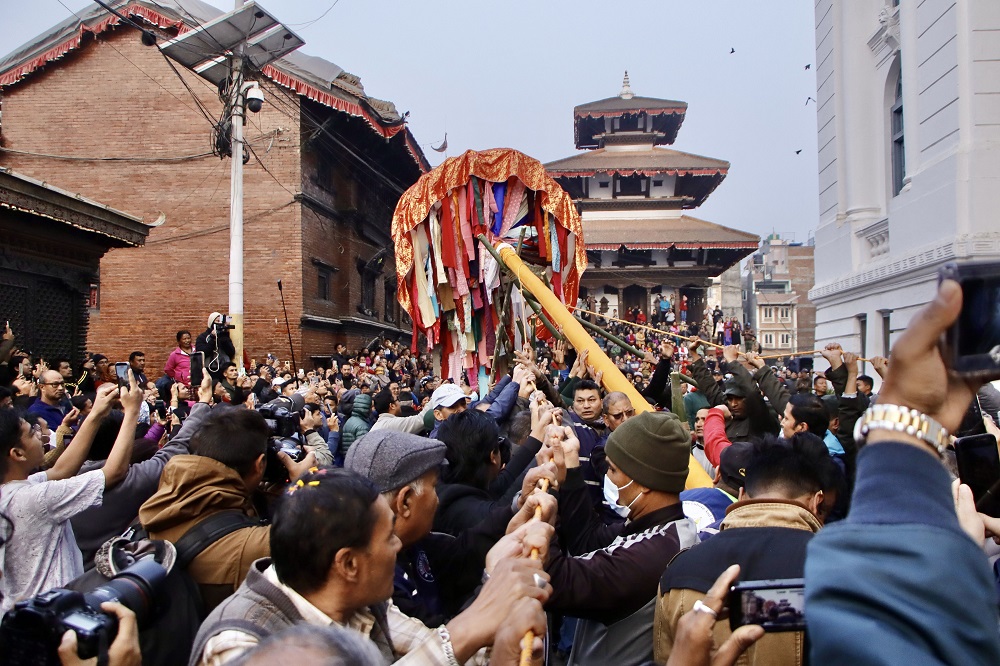 वसन्तपुरमा चीर ठड्याइएसँगै सुरु भयो फागुको रौनक